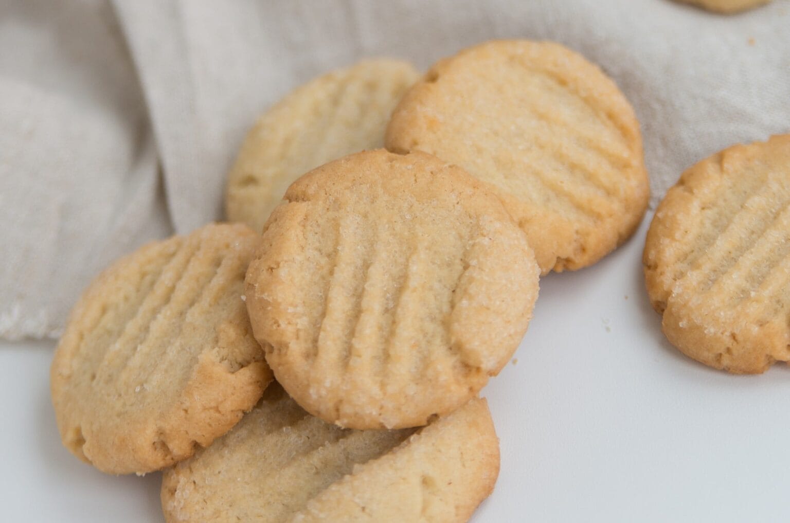 Biscotti Nuvole, burrosi, all’arancia e vaniglia