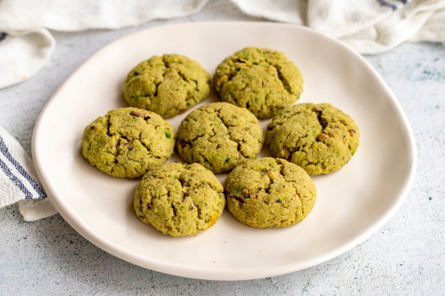 Amaretti morbidi al pistacchio: si sciolgono in bocca