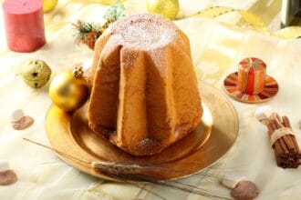 Pandoro alla zucca senza lievitazione: morbido e alto come quello tradizionale