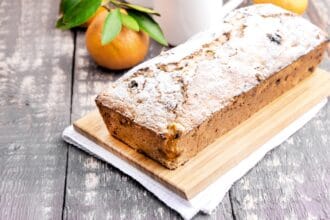 Plumcake arancia e ricotta tutto tempestato di gocce di cioccolato