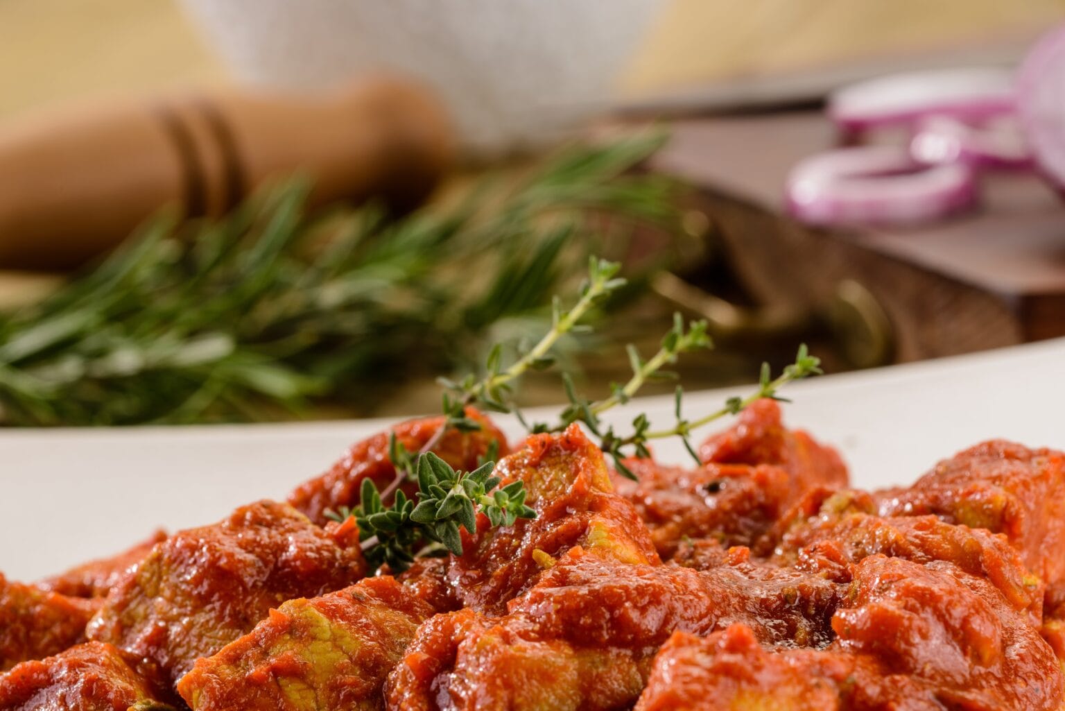 Spezzatino al sugo come lo preparava la nonna: imbattibile!