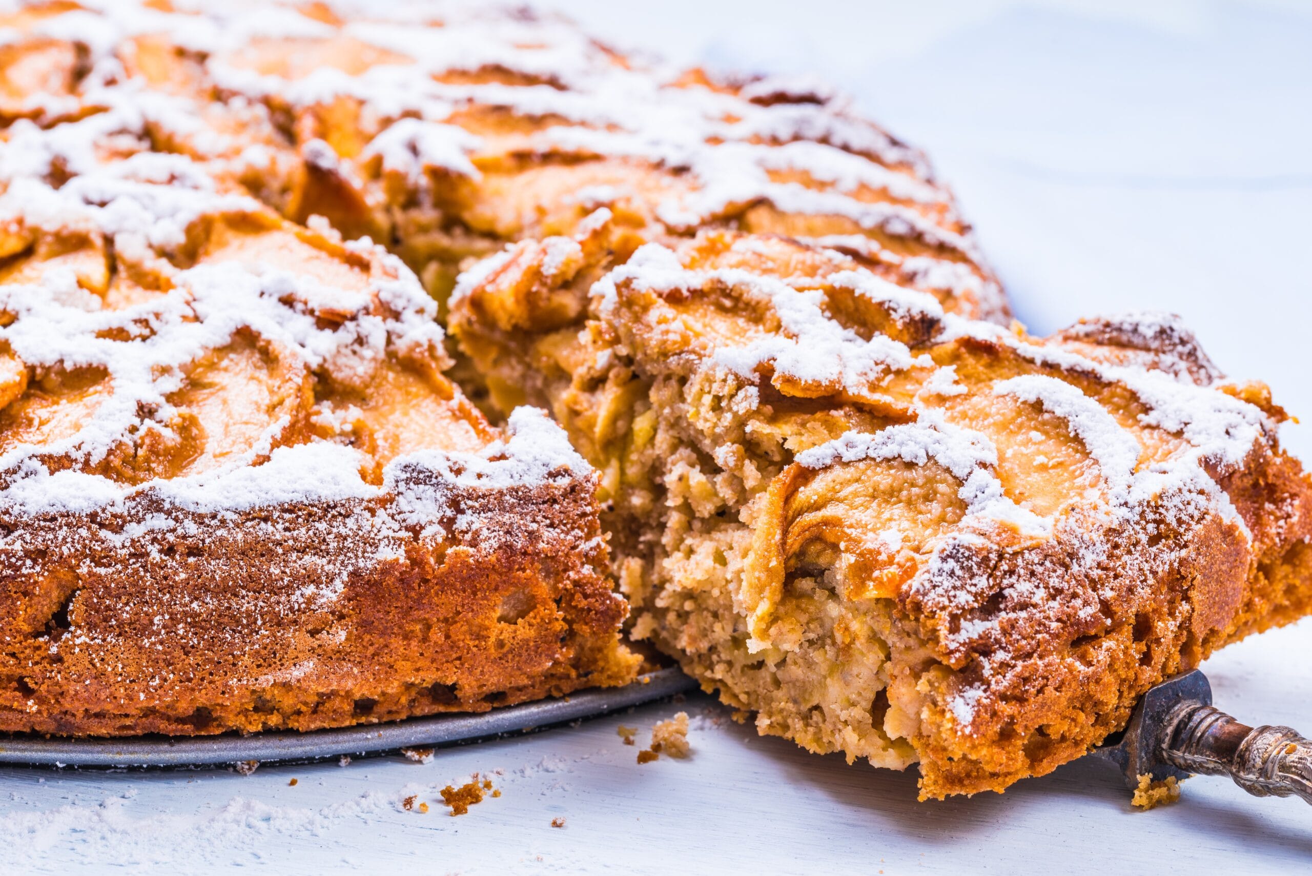 Torta di mele gluten free, con farina d’avena e di mandorle