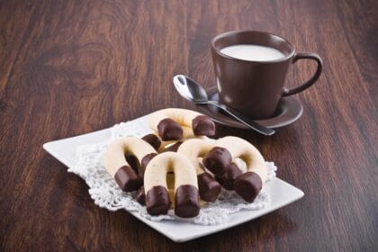 Biscotti ferro di cavallo: i dolcetti ben auguranti per un Natale top