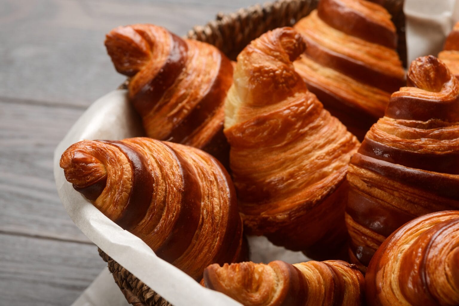 Cornetti bicolore: si preparano con la Nutella e sono sofficissimi