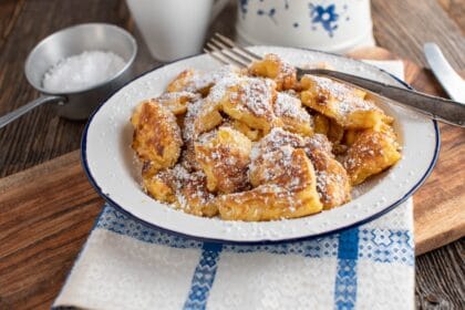 Kaiserschmarrn: la frittata dell’imperatore, un piatto austriaco imperdibile