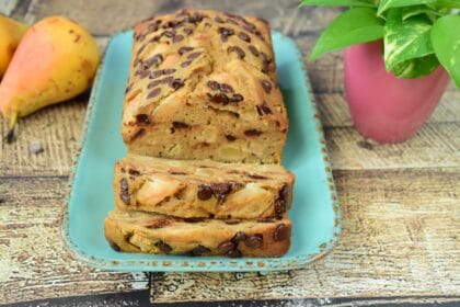 Plumcake tante pere e gocce di cioccolato: soffice e golosissimo