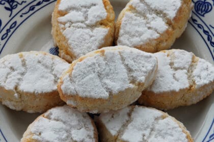 Ricciarelli: i dolcetti senesi alla mandorle, deliziosi anche da regalare