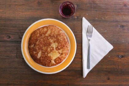 Frico friulano con patate, cipolle e formaggio: imperdibile