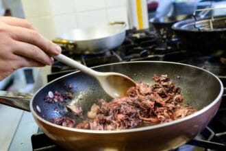 Radicchio in padella: velocissimo, facile e saporito