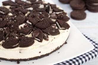 Torta agli Oreo, freschissima e senza cottura