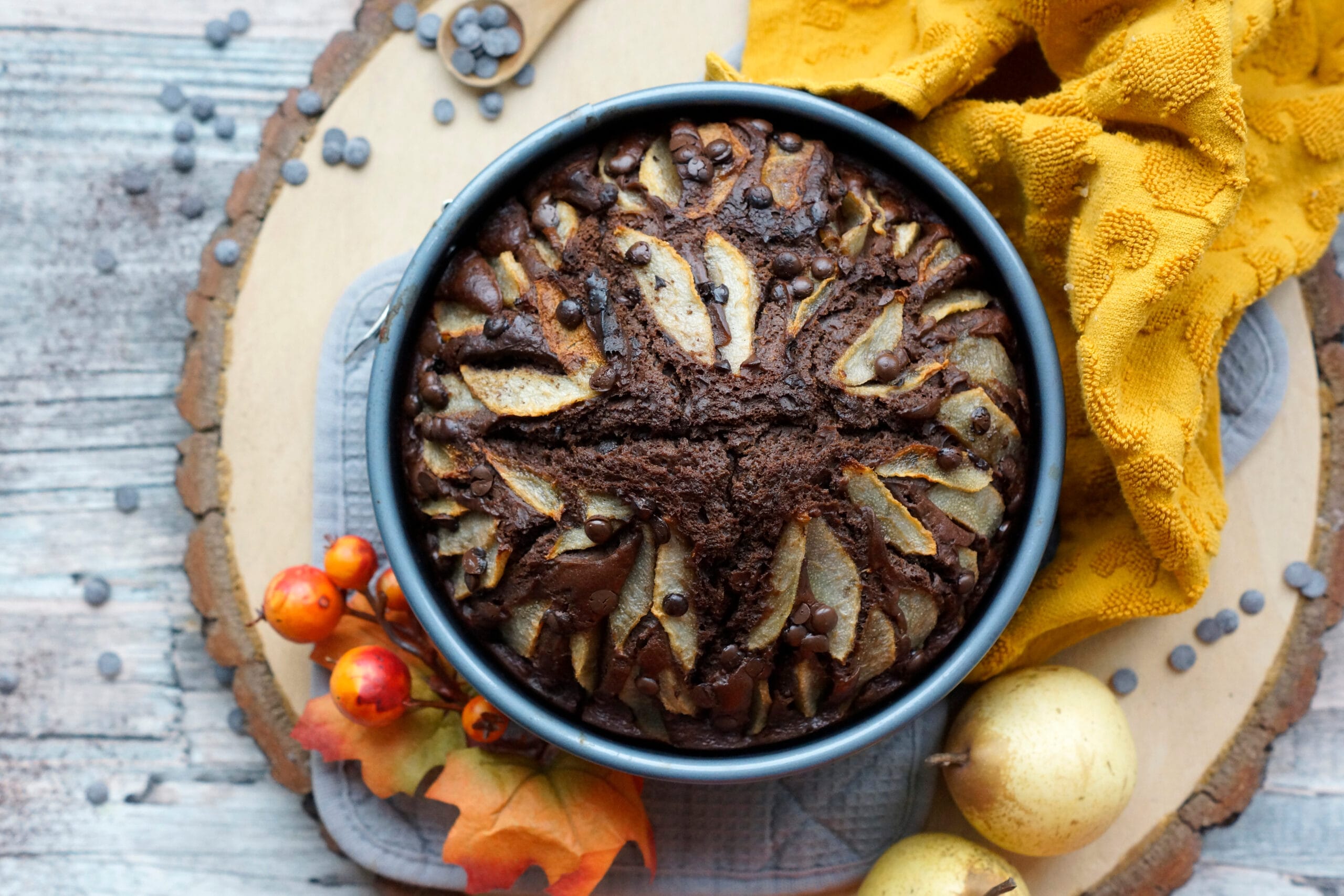 Torta imperiale con cioccolato, ricotta e pere