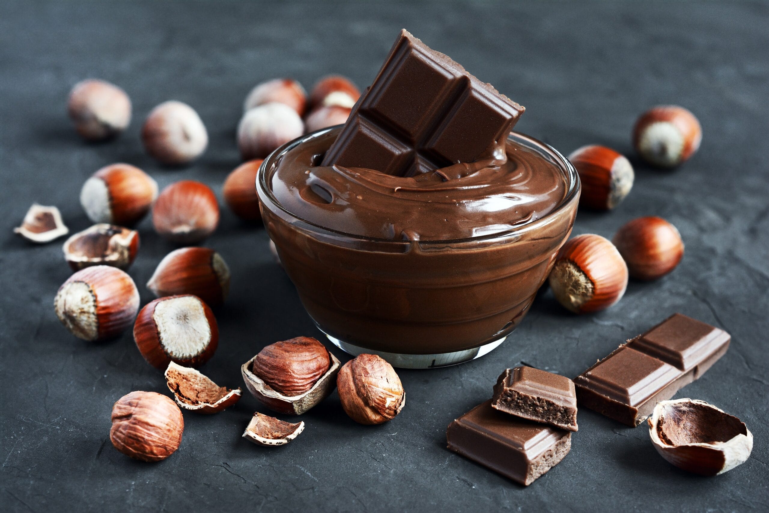 Nutella fatta in casa: si prepara in 5 minuti ed è buonissima