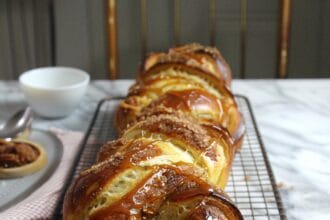 Pan brioche ripieno di mele: soffice e delizioso