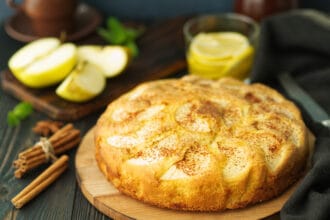 Torta di mele al limone, agrumata e speciale