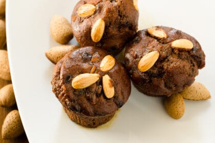 Muffin al cacao e mandorle: soffici bocconi di incredibile golosità