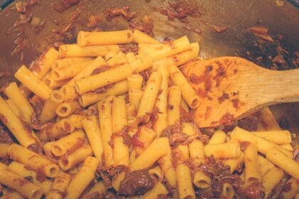 Pasta alla genovese: il primo più famoso della cucina napoletana