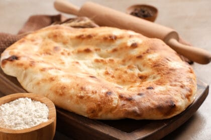 Pizza bianca romana: una ricetta povera, che povera non è