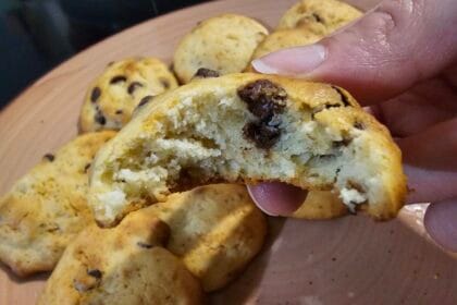 Biscotti banane e gocce di cioccolato: