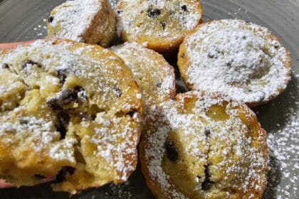 Muffin banana e cioccolato light: morbidissimi e con solo 110 kcal