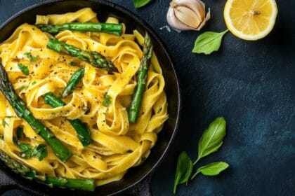 Tagliatelle con gli asparagi