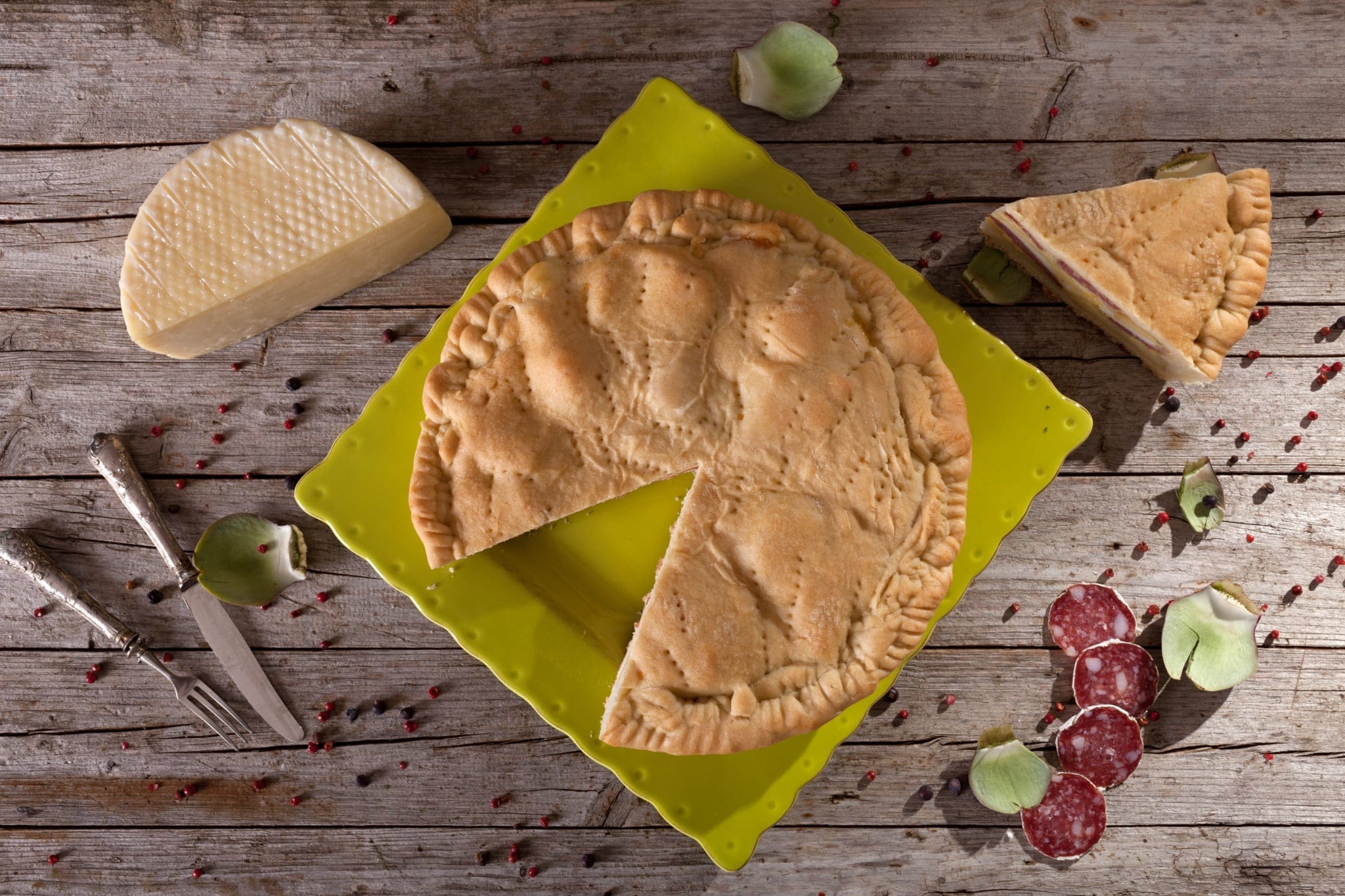 Torta rustica con carciofi e provola: dopo averla provata non ne farai più a meno!