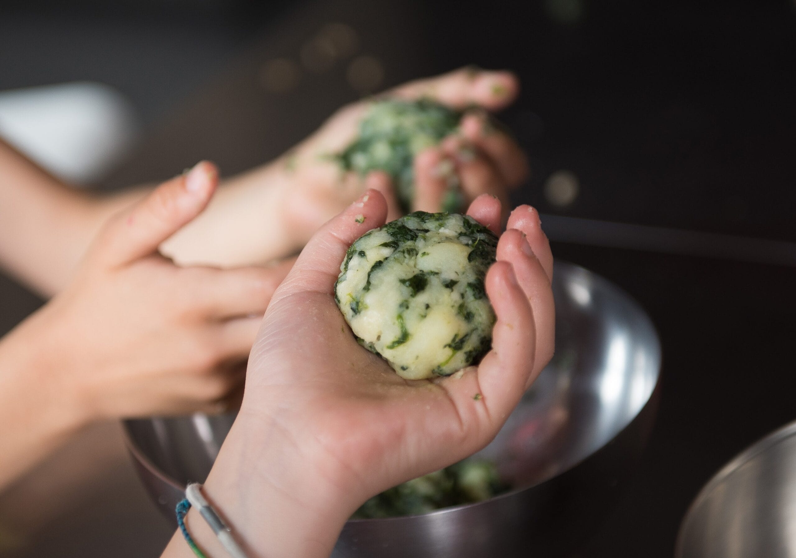 Polpette patate e spinaci con cuore filante: vegetariane e genuine