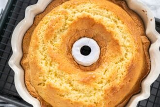 Ciambellone mandorle e limone: prepariamolo insieme per colazione