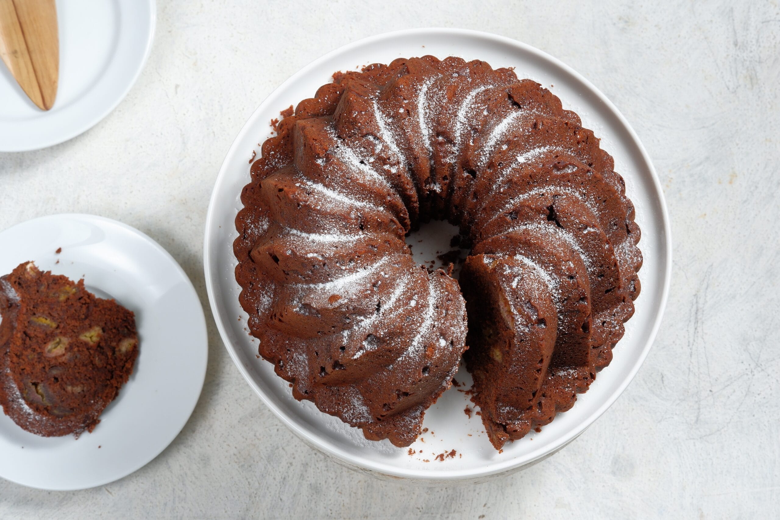 Ciambellone pere e cioccolato: il dolce di una volta che non stanca mai