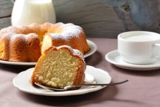 Ciambellone solo albumi, leggero e soffice come un cuscino