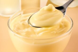 Crema pasticcera al kefir: leggera e con un retrogusto delicato