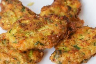 Frittelline di zucchine senza uova: light e golose