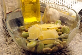 Insalata di fave e pecorino: fresca e primaverile