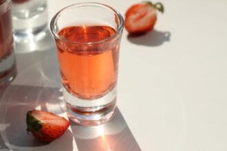 Liquore alle fragole: zuccherino e profumato, decisamente primaverile