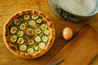 Pizza rustica zucchine e prosciutto: una torta salata fantastica