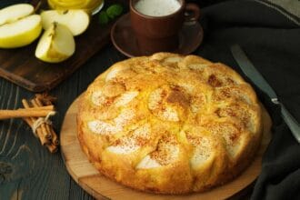 Torta di mele in purea senza zucchero: deliziosa e dietetica