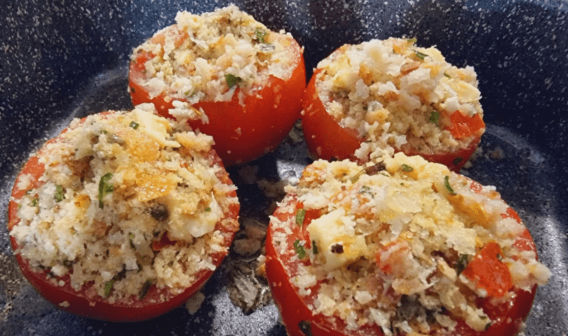 Pomodori ripieni a modo mio: filanti e saporitissimi, profumano d'estate!