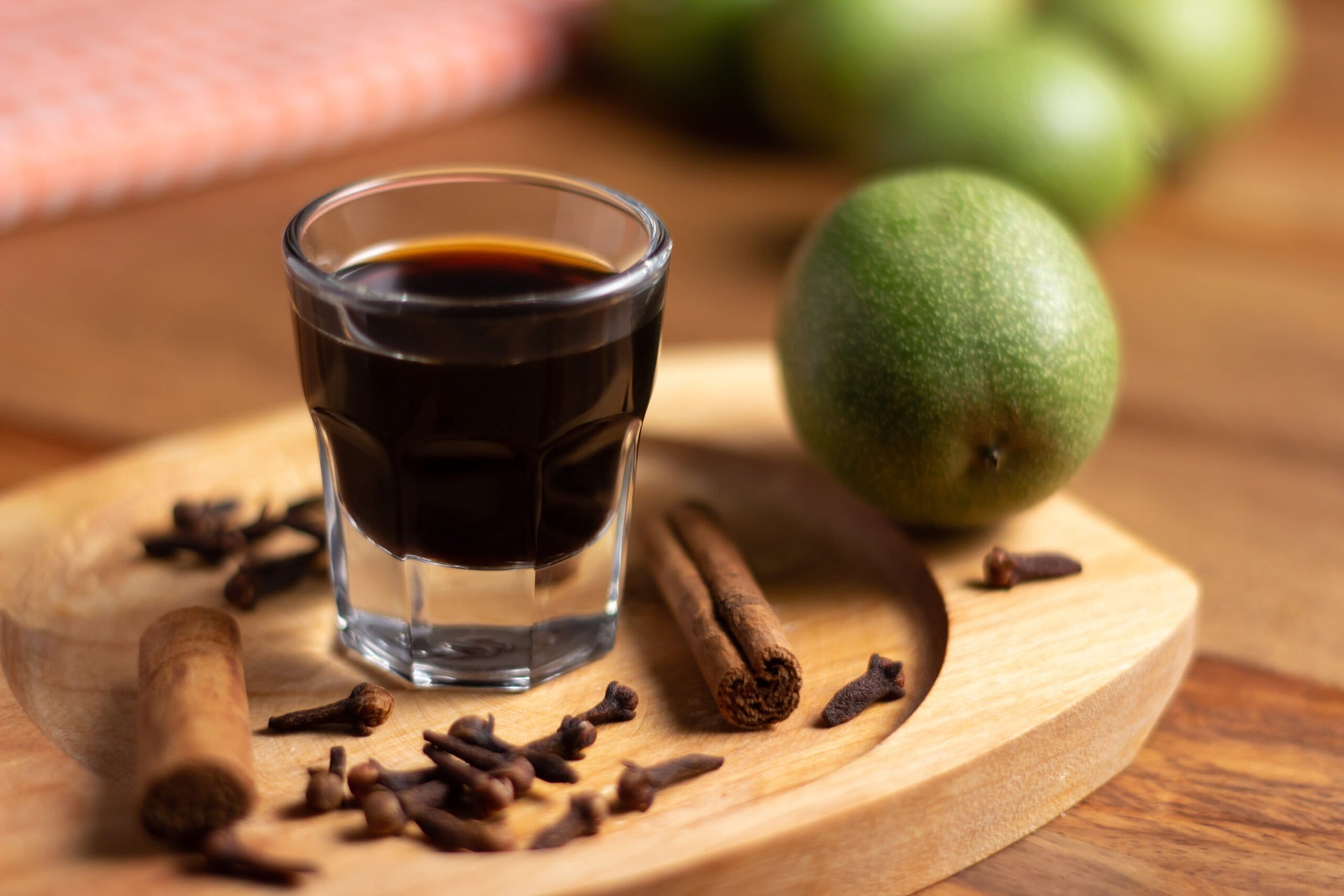 Nocino fatto in casa (liquore di noci): la mia ricetta