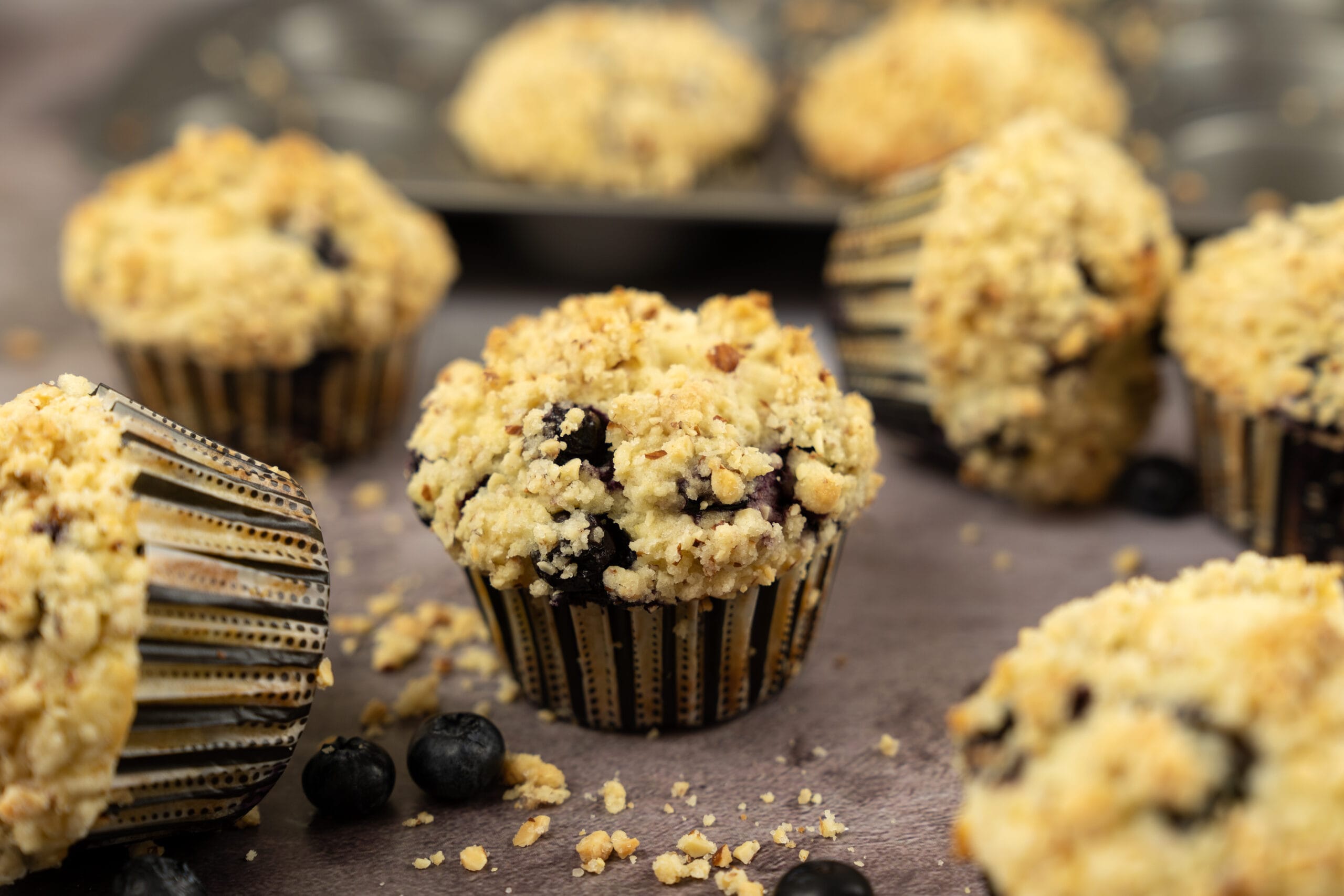 Muffin crumble facili e veloci, con nutella o marmellata sono buonissime, le preparo in pochi minuti!