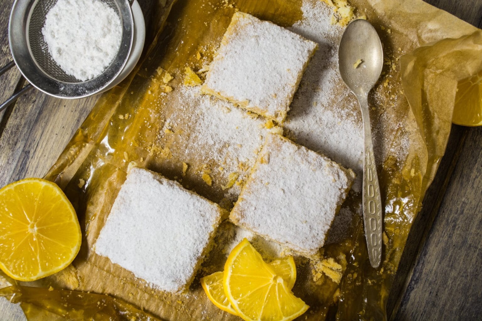 Brownies al limone: freschi e golosi, si preparano con una forchetta