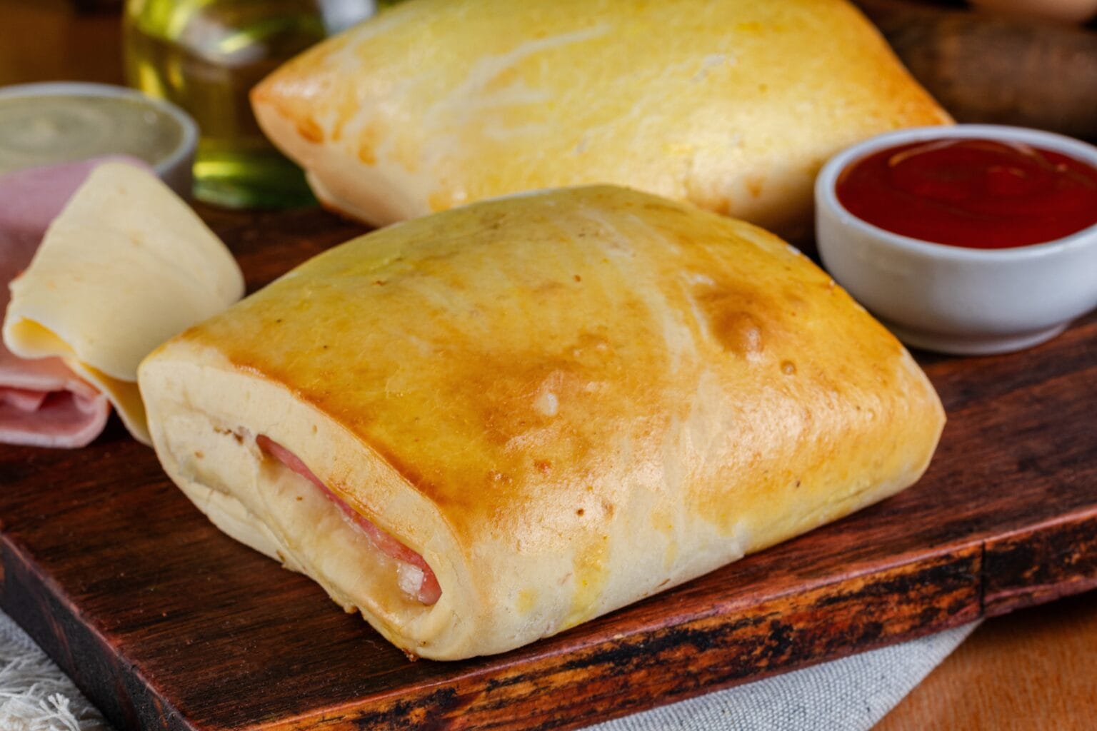 Fagottini di sfoglia prosciutto e formaggio: facili, veloci e buonissimi!