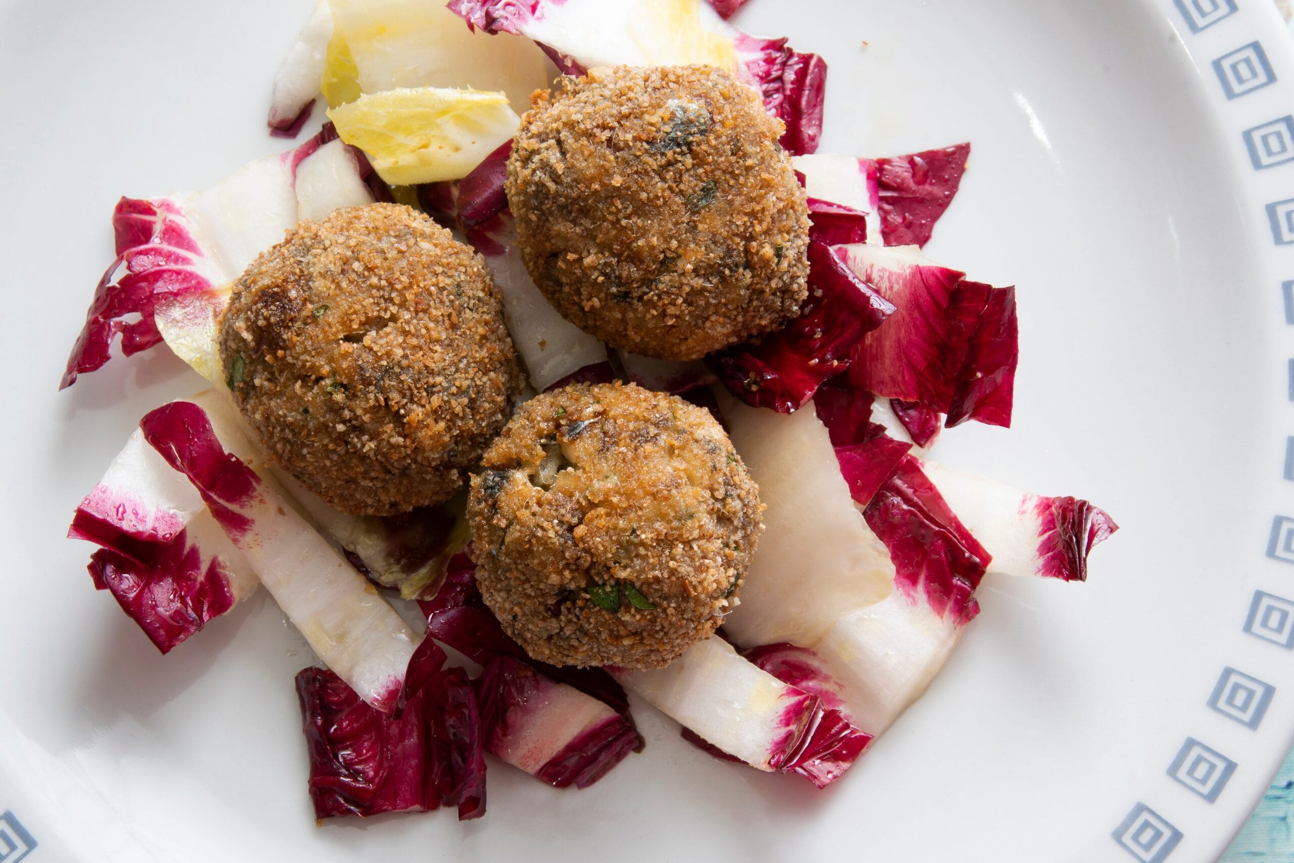 Polpette di radicchio: al forno o fritte sono sempre una delizia