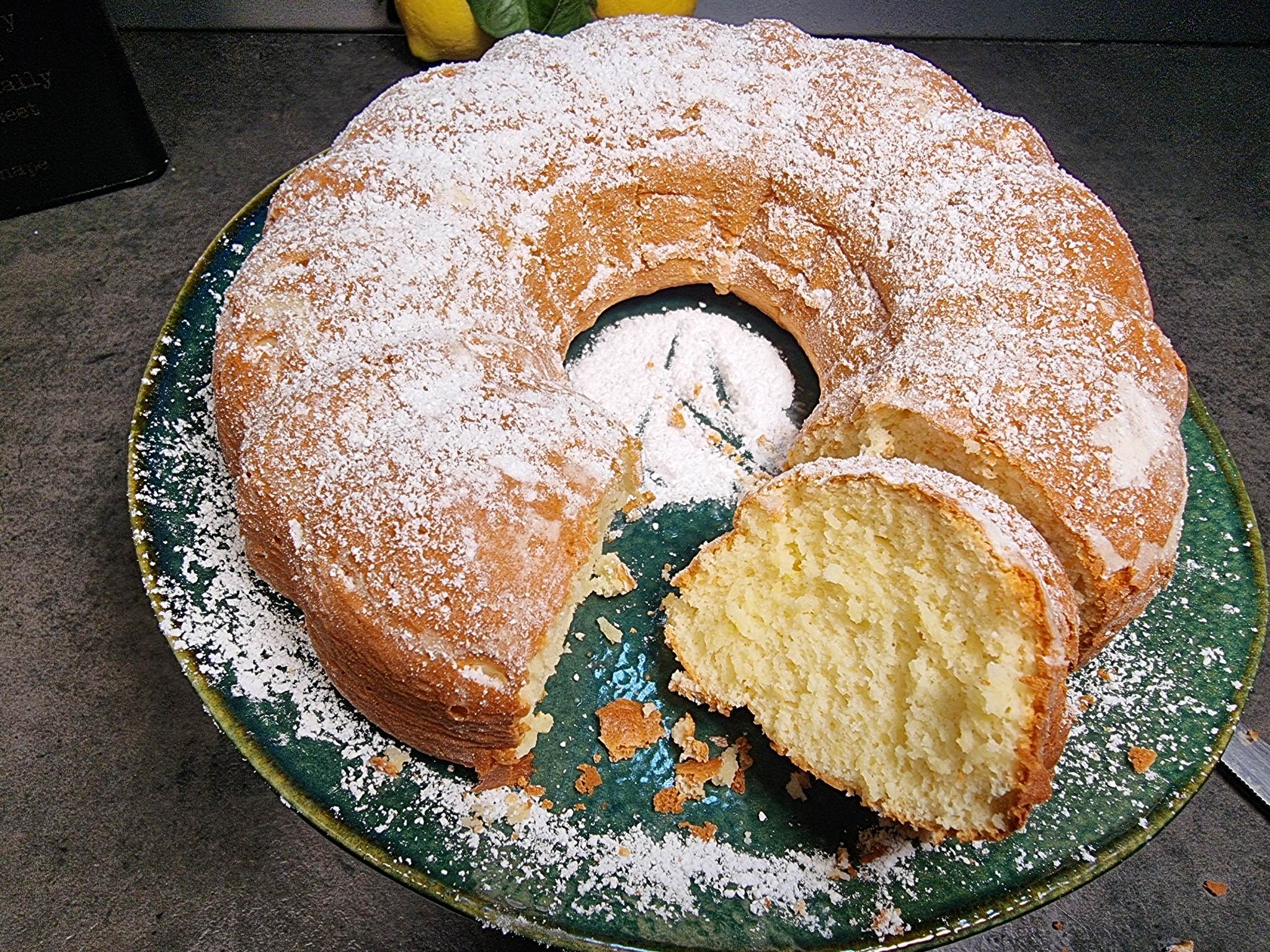 Ciambellone al limone più soffice del mondo: leggero, profumato e facile!