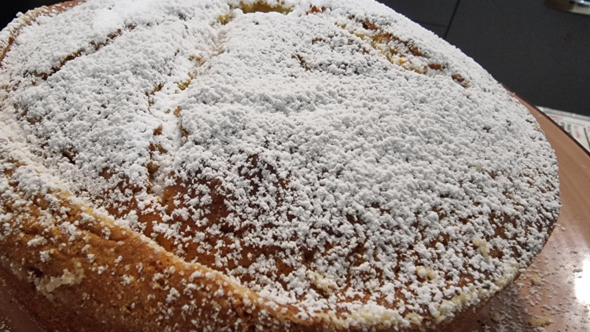 Torta yogurt e vaniglia: altissima e sofficissima!