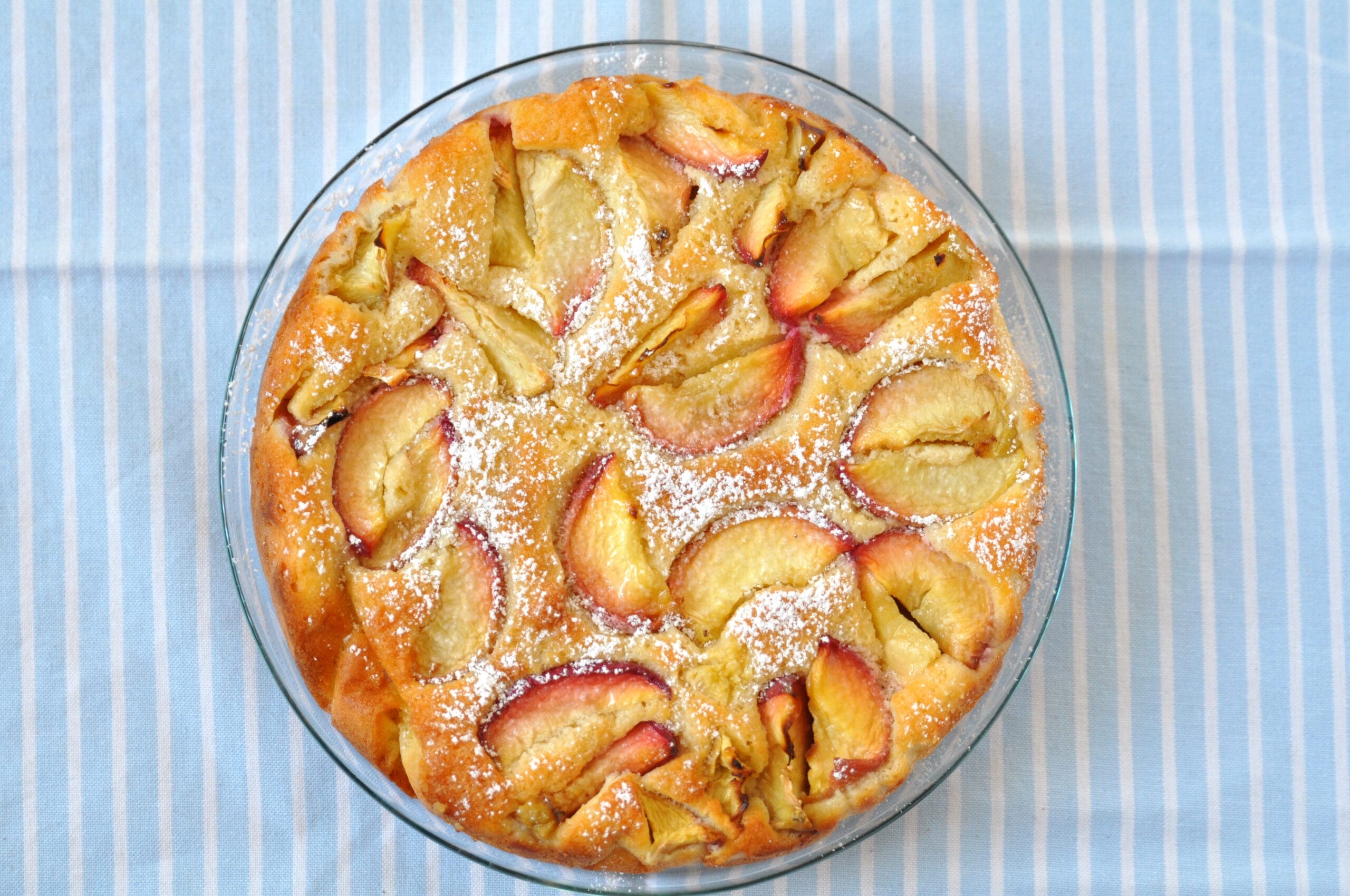 Torta soffice yogurt, pesche e confettura