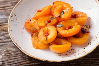 Albicocche al forno: un dessert inusuale, ma speciale per davvero