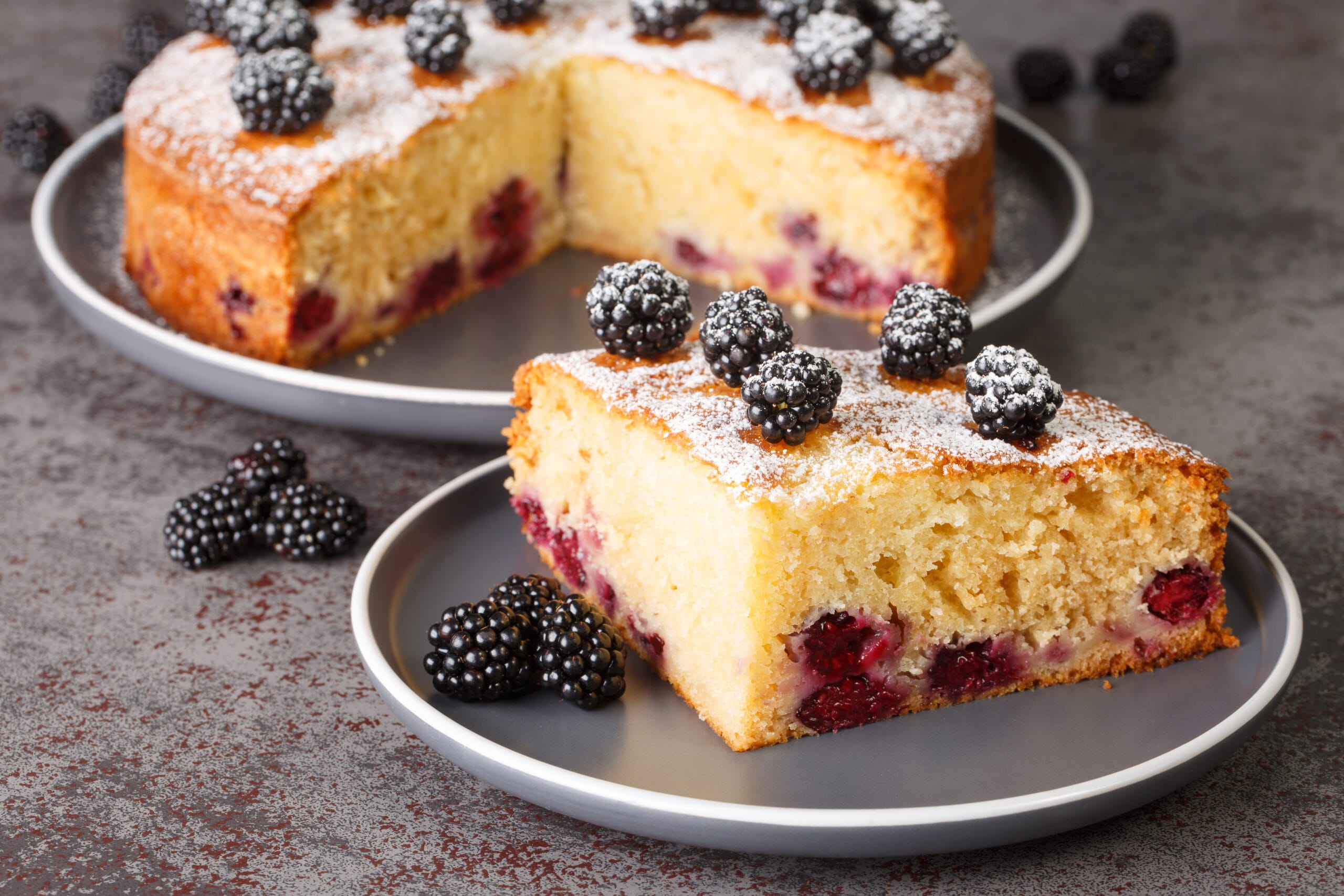 Torta soffice alle more: raffinata, elegante, ma semplice e veloce da preaprare