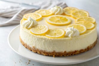 Torta fredda al limone: fresca e agrumata, un brivido estivo