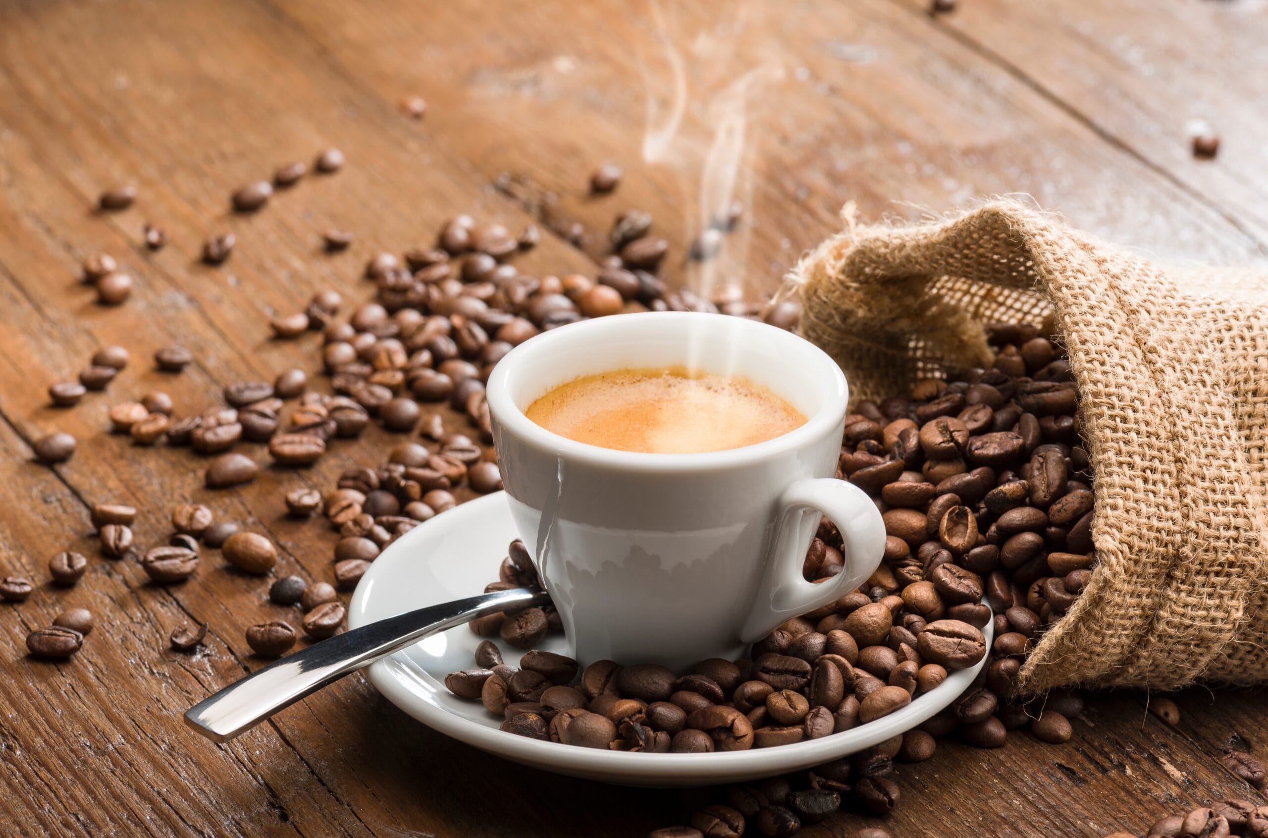 Caffè amaro: benefici e controindicazioni che devi conoscere