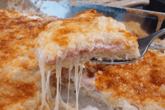 Torta rustica di Pasquetta: con patate filanti e prosciutto: veloce e irresistibile!