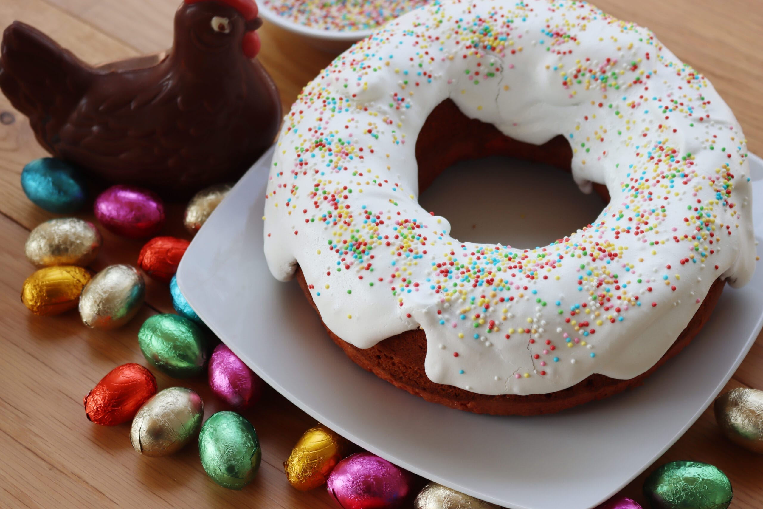 Ciaramicola umbra: il ciambellone rosa con meringa croccante che conquista al primo morso